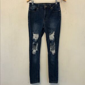 Serpentine distressed skinny jeans Size 6 EUC